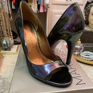 Marc Fisher Plum colored Heels Sz 7.5 SAMELIA